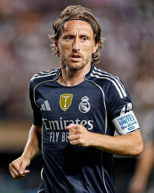 勒沃库森欧联杯10连胜，阿隆索率队剑指三冠王