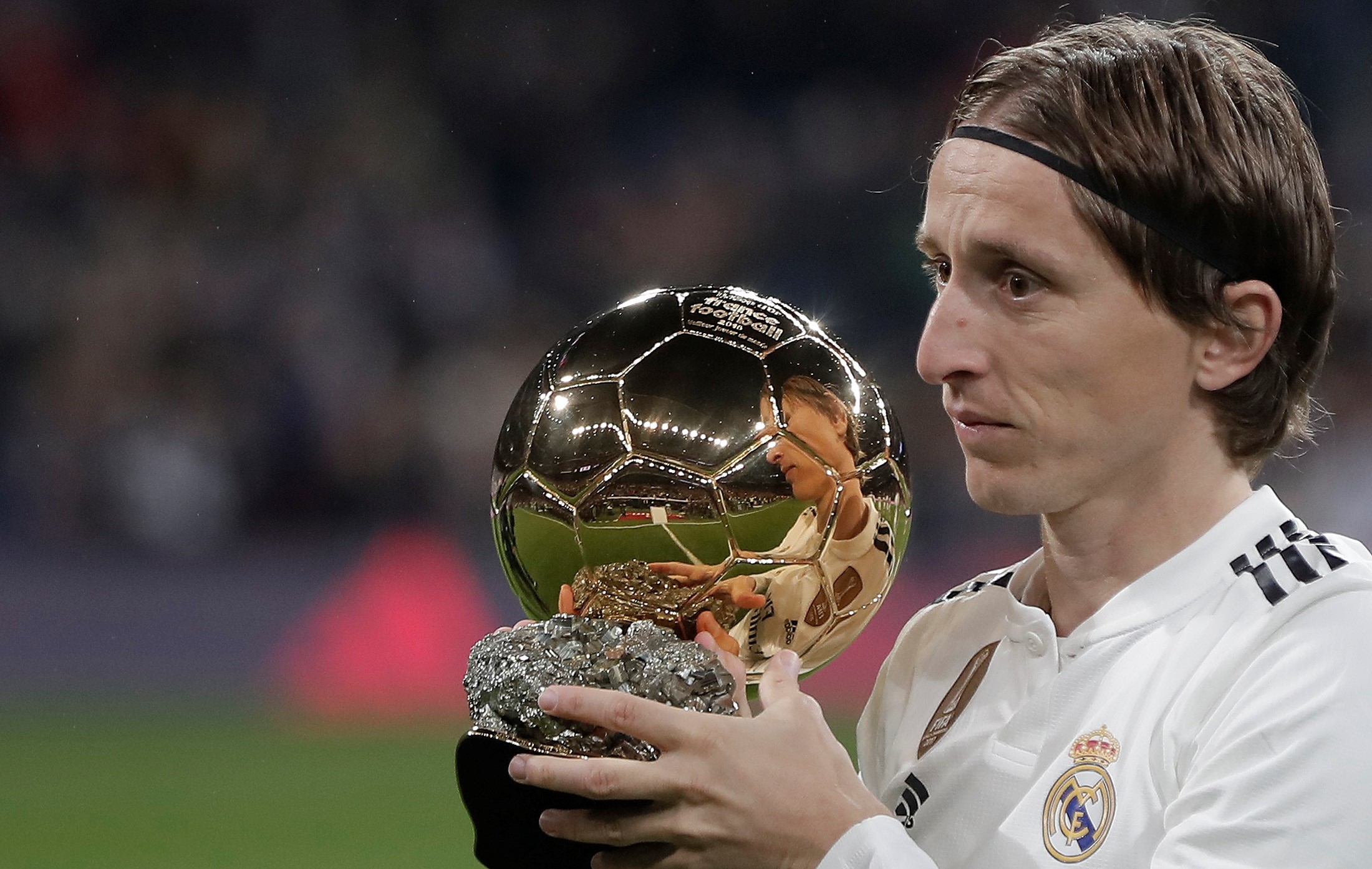 打破心魔，文班亚马NBA生涯首次在与东契奇的交手中取胜