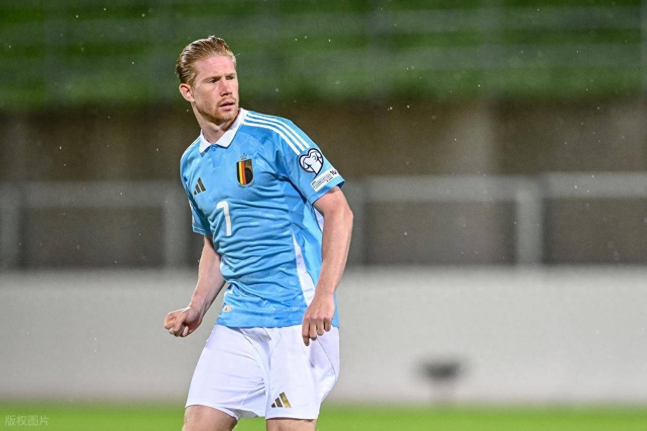 提前进入比赛模式？东契奇赛前热身坐在替补席命中超远三分！