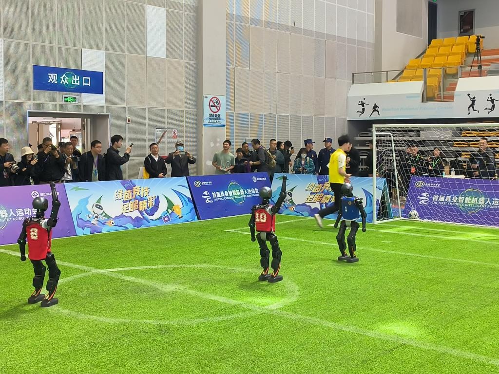 体育博弈“滚球（In-play）”技巧：解析比赛最后 10 分钟水位剧降时的博弈机会。（滚球（In-play）实战：把握最后10分钟水位骤降的博弈契机）